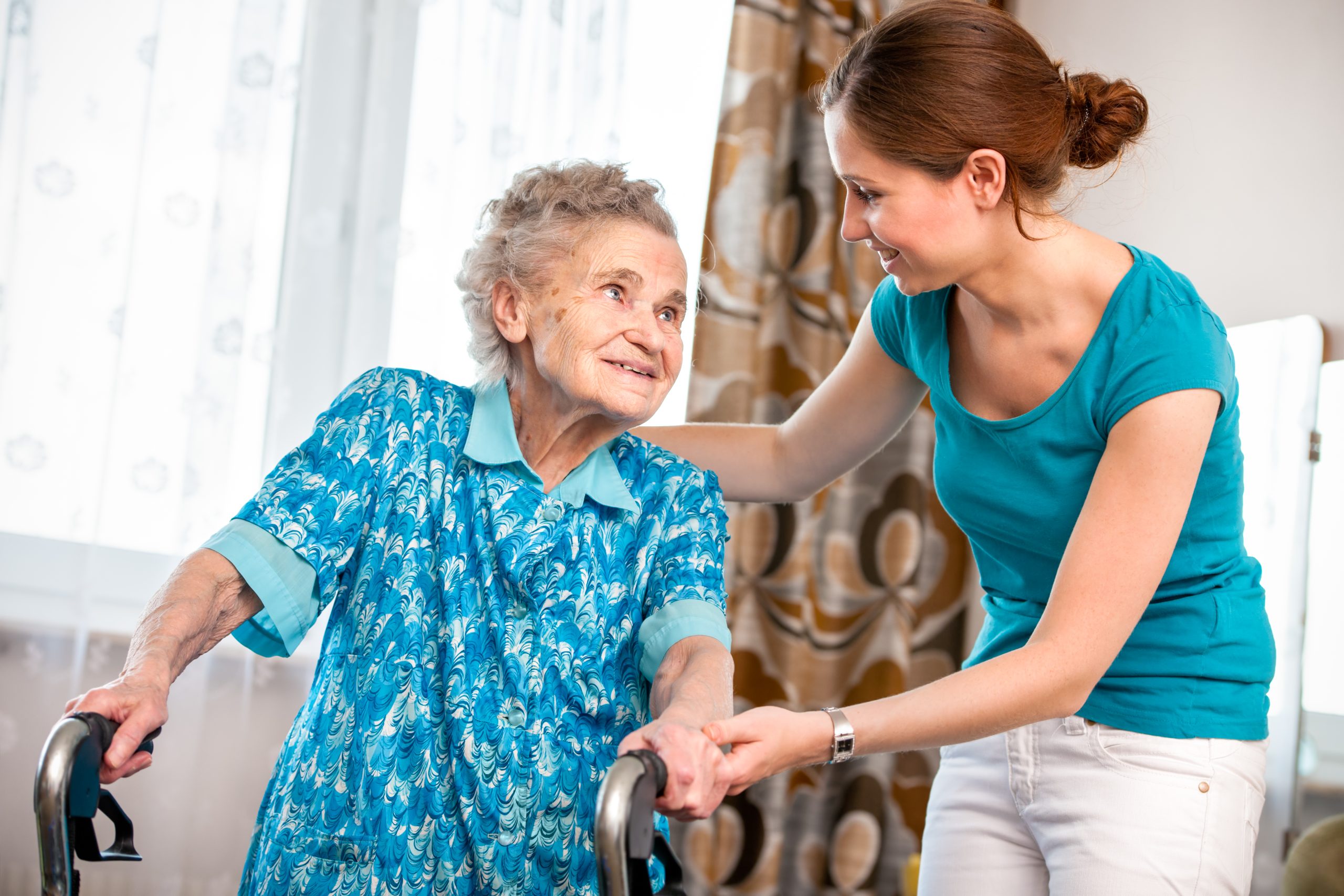How to Ensure Quality Care When Hiring an In-Home Caregiver for the Elderly